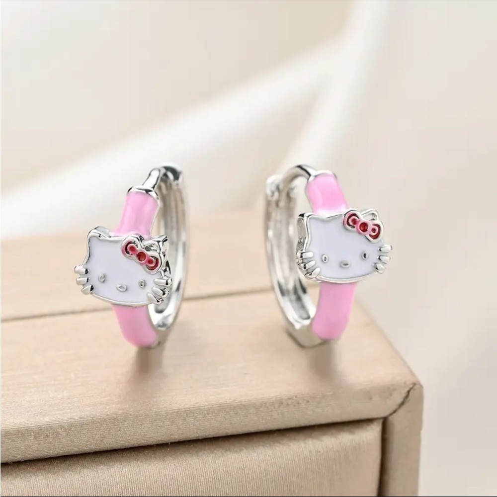 HELLO KITTY HOOP EARRINGS-NEW